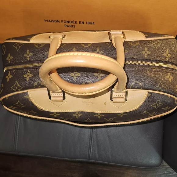 Louis Vuitton LV Deauville Monogram w/ Wallet - Picture 4 of 16